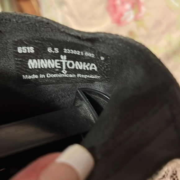 Grey Minnetonka moccasins. Size 6.5 - Picture 3 of 5